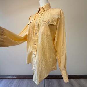 Vintage Envoy Western Pearl Snap Long Sleeve Shirt in Pastel Yellow